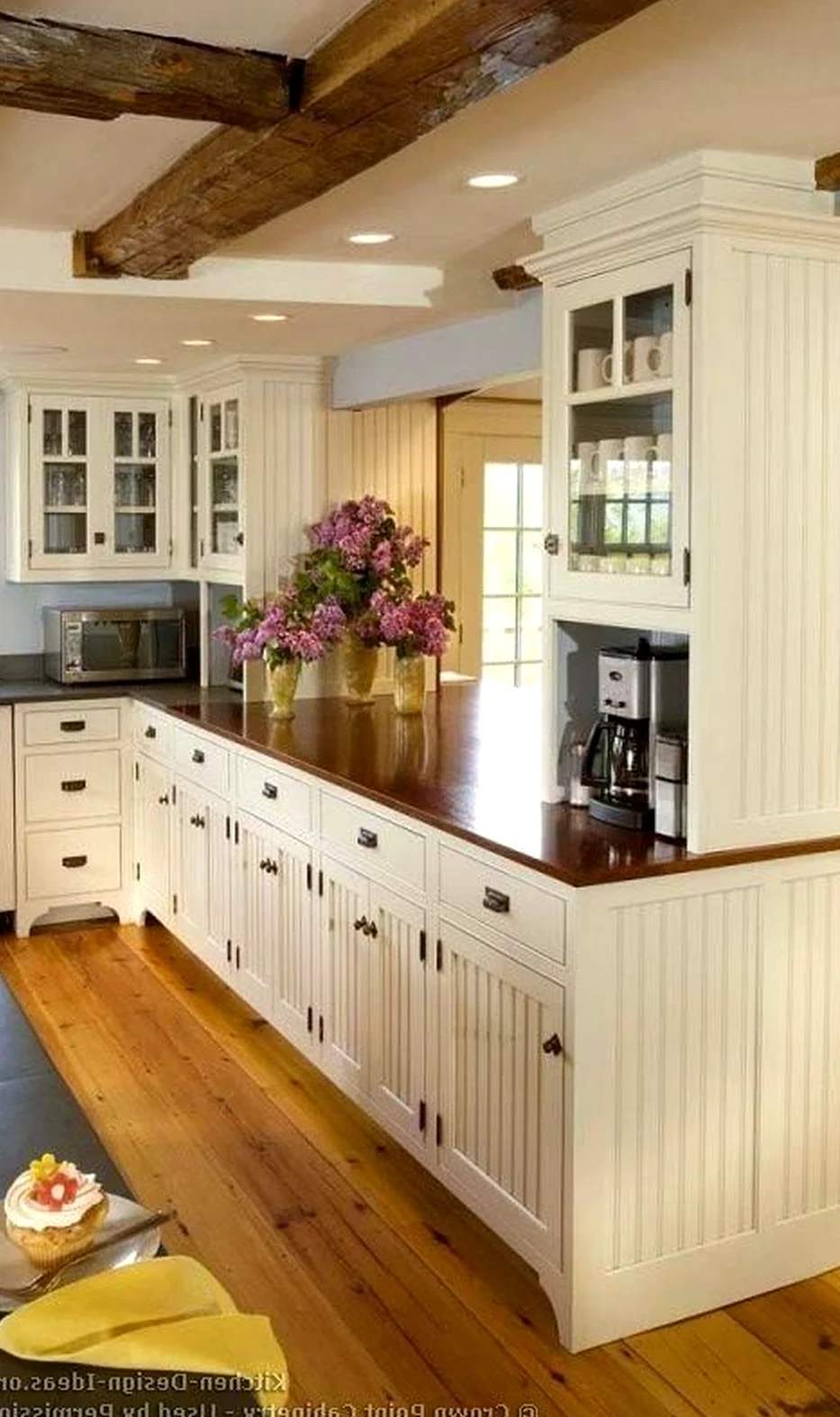 Colorful sunlit room adds texture across the corner, giving the decor a finish that feels comfortable in daily use.