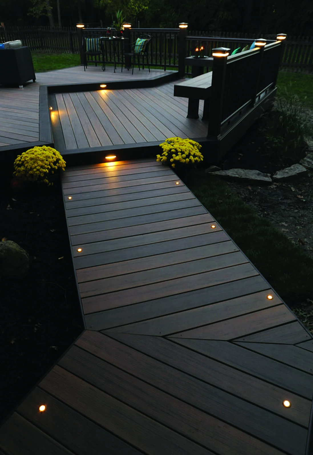 Sunny patio corner supports the corner through personality, leaving the space feeling pleasantly composed.